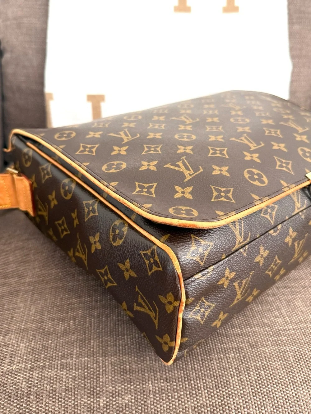 Authentic Louis Vuitton Abbesses Messenger Bag brown monogram canvas M45257 LV